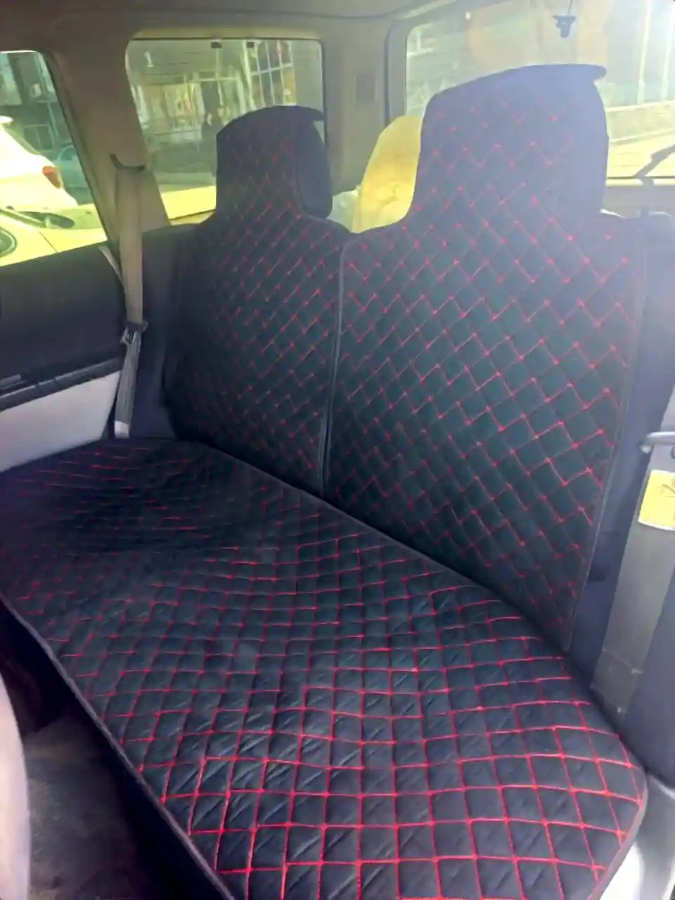 Задний диван (Red Stitch)